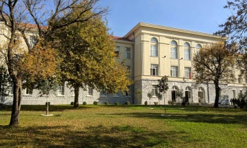 Obezbijediće udžbenike na engleskom jeziku za dvojezična odjeljenja Gimnazije