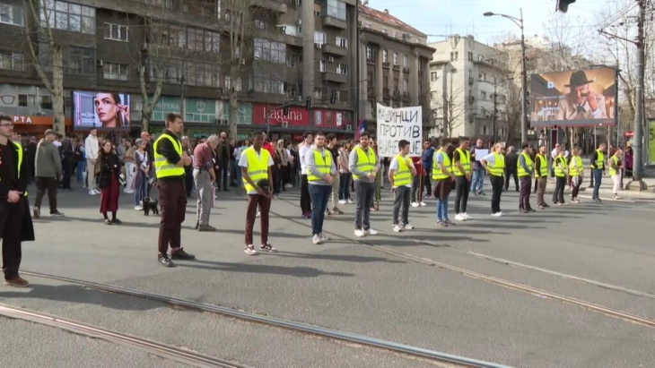 Studenti iz različitih krajeva Srbije u protestnom maršu ka Beogradu 