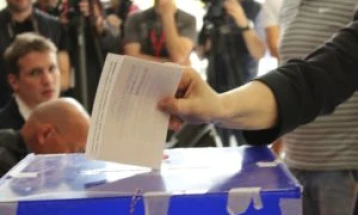 Zatvorena birališta u Nikšiću, u Herceg Novom produženo glasanje na jednom