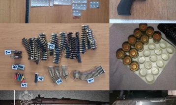 Policija oduzela oružje, vozila, drogu, novac