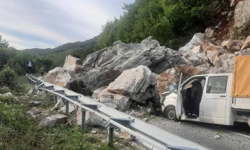 Vukšić: Vozači ugrožavaju radove na rasčišćavanju puta Cetinje - Budva