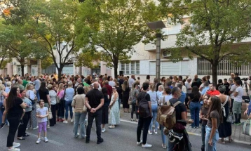 Ispred Vlade protestovali roditelji djece sa autizmom i teškoćama u razvoju