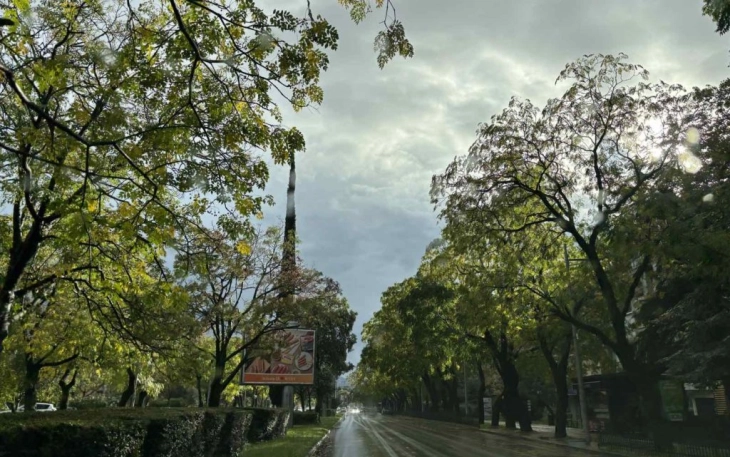 Sjutra oblačno, povremeno kiša