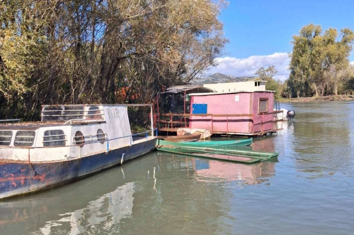 Počinje uklanjanje nelegalnih plutajućih objekata u NP Skadarsko jezero