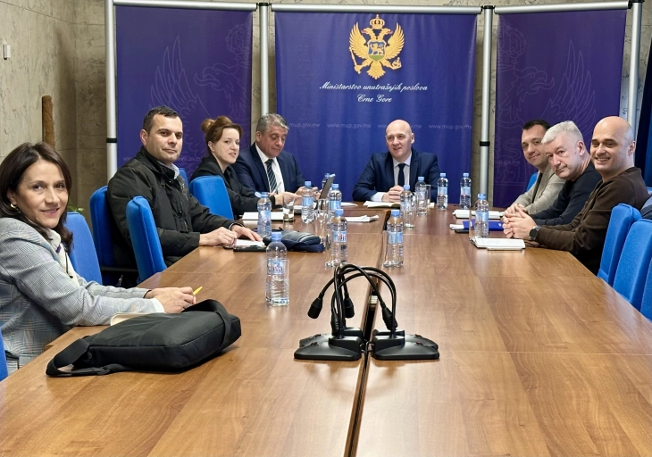 Jasnije definisati obaveze građana koji trajno odlaze u inostranstvo