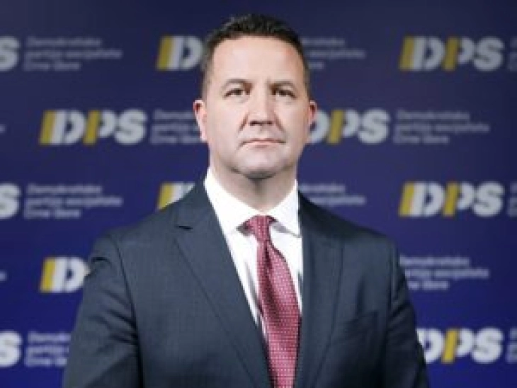 Eraković: Funkcije i privilegije učinile ono što istorijske činjenice nijesu mogle decenijama