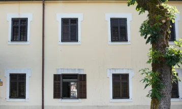 Zamijenjena fasada na Domu učenika i studenata Cetinje