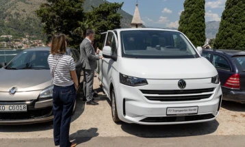Opština Tivat bolnici Dobrota donirala kombi za transport pacijenata