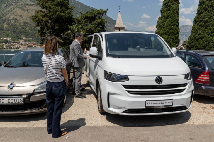 Opština Tivat bolnici Dobrota donirala kombi za transport pacijenata