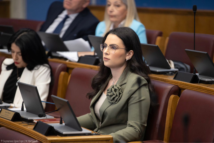 Popović: Podrška Komneniću, uskratiti gostoprimstvo svima koji napadaju dostojanstvo Crne Gore