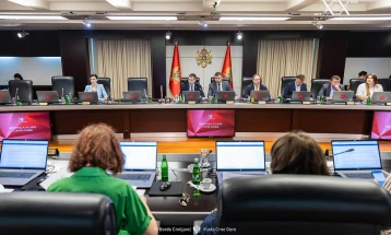 Vlada utvrdila izmjene više zakonskih rješenja radi usklađivanja sa Zakonom o životnom partnerstvu lica istog pola