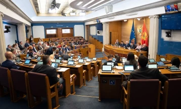 Završen prvi dan rasprave o izmjenama Ustava, opozicija traži odgovor na ponuđenu platformu o izlasku iz krize 