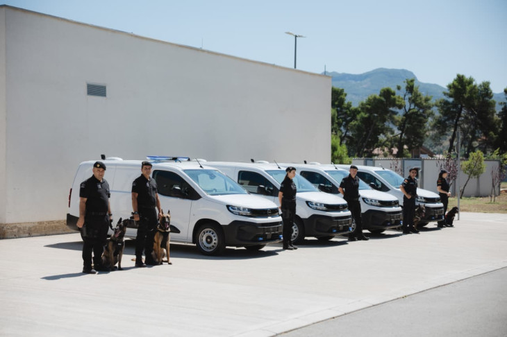 Misija OEBS-a obezbijedila specijalizovana K9 vozila za jačanje kapaciteta policije