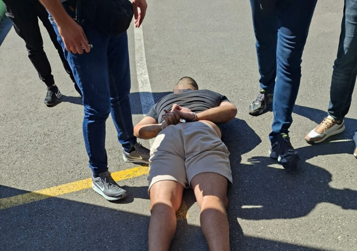 Uhapšen Podgoričanin, zaplijenjena četiri automobila i droga