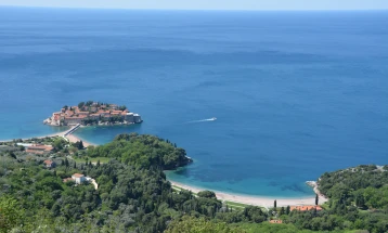 Grupa mještana blokirala ulaz u grad hotel Sveti Stefan