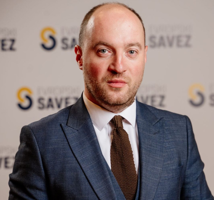 Stanić: Vlada koristi naftnu krizu za dodatno oporezovanje